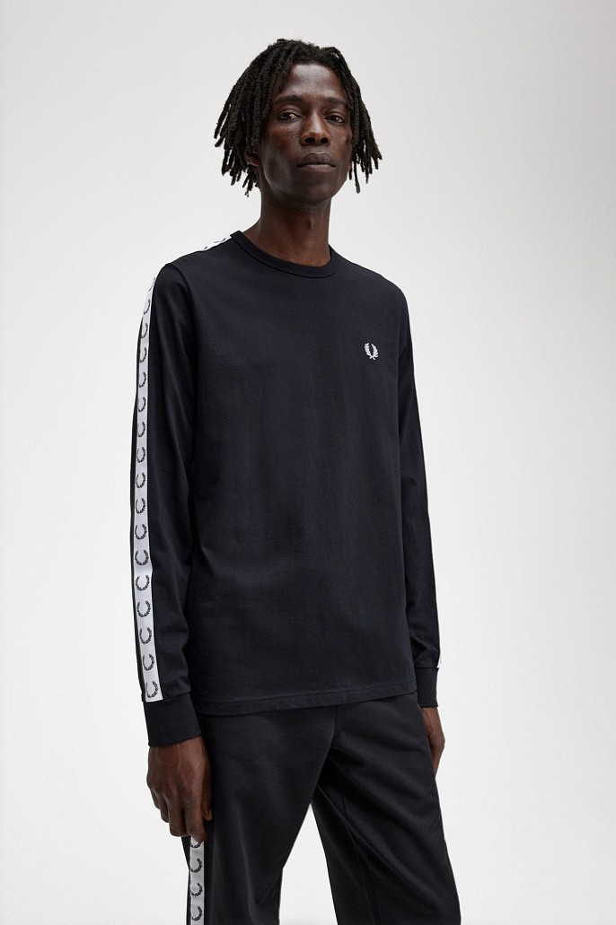 Лонгслив Fred Perry Taped Long Sleeve T-Shirt