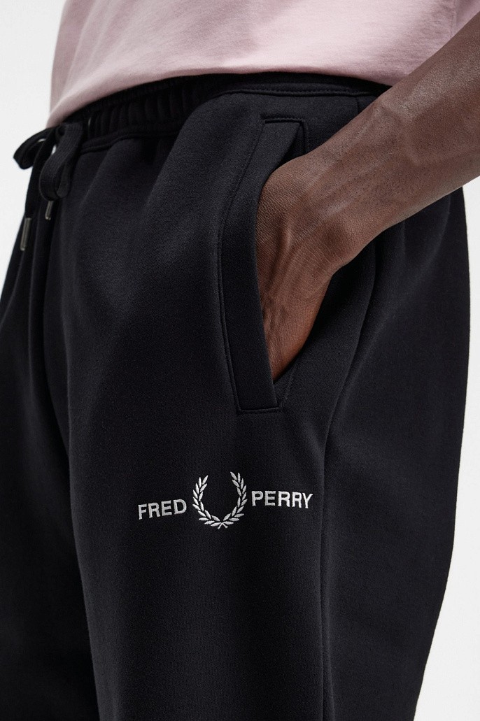 Штаны Fred Perry Embroidered Sweatpant