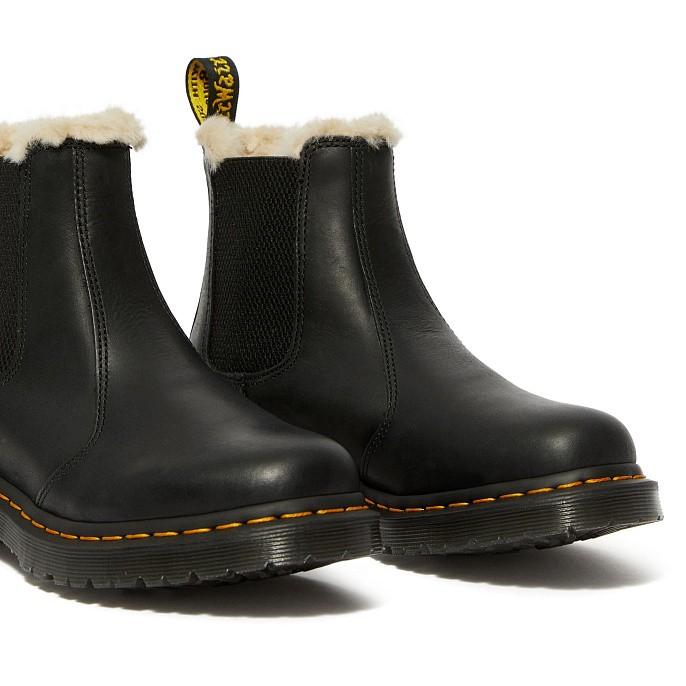 Ботинки унисекс Dr. Martens 2976 Leonore Fur Lined